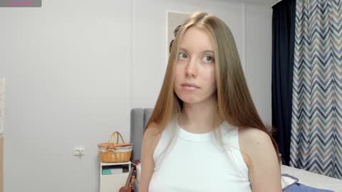 Snapshot of bam_bi chatting on December 2024 04:22:01 AM Kira online show from December 2024 04:22:01 AM