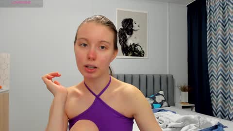 Snapshot of bam_bi chatting on December 2024 09:55:02 AM Kira online show from December 2024 09:55:02 AM