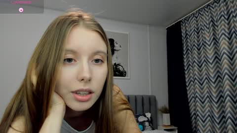 Snapshot of bam_bi chatting on January 2025 08:07:01 PM Kira online show from January 2025 08:07:01 PM