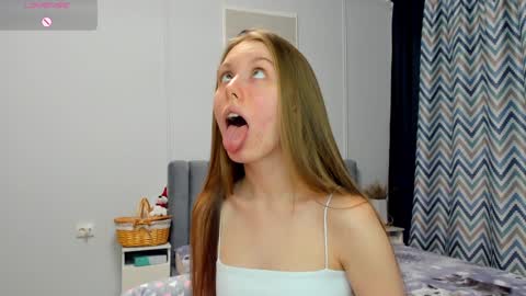 Snapshot of bam_bi chatting on January 2025 11:51:01 PM Kira online show from January 2025 11:51:01 PM