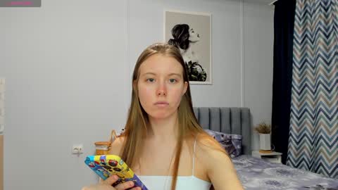 Snapshot of bam_bi chatting on January 2025 09:45:01 PM Kira online show from January 2025 09:45:01 PM