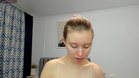 Snapshot of bam_bi chatting on January 2025 03:58:02 AM Kira online show from January 2025 03:58:02 AM