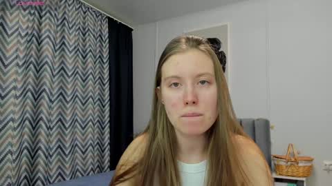 Snapshot of bam_bi chatting on February 2025 06:55:01 PM Kira online show from February 2025 06:55:01 PM