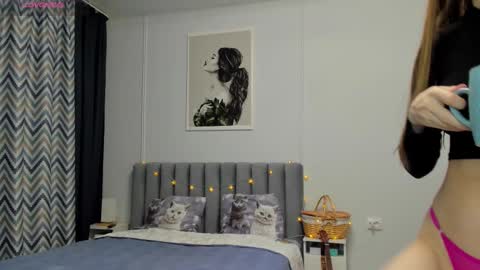 Snapshot of bam_bi chatting on March 2025 08:07:02 PM Kira online show from March 2025 08:07:02 PM