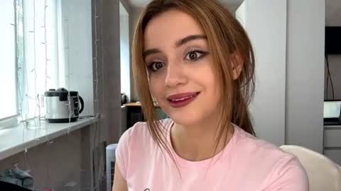 Lola  online show from July 2026 10:21:02 AM