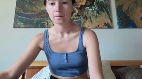 bambifarrina online show from April 2026 05:15:02 PM