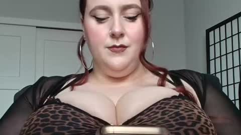 Snapshot of bambixxlynn chatting on June 2026 11:25:01 PM bambixxlynn online show from June 2026 11:25:01 PM