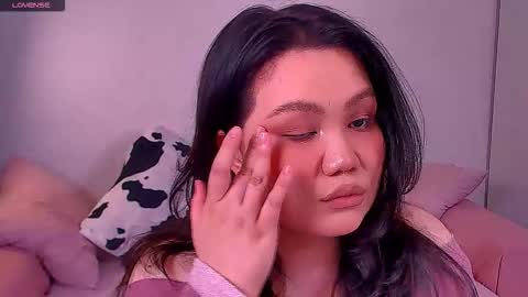 Barbie Kim online show from November 2025 06:18:02 PM