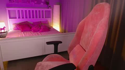 Snapshot of barbara_brylska chatting on September 2025 02:17:01 PM Barb online show from September 2025 02:17:01 PM