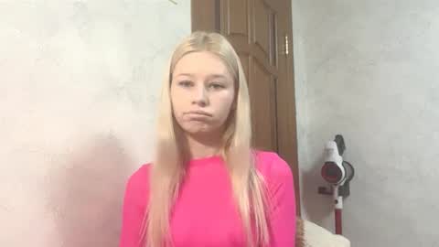 Snapshot of barbie_angel_ chatting on December 2025 09:21:01 PM Barbie online show from December 2025 09:21:01 PM