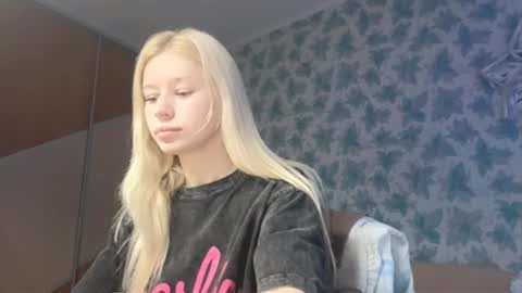 Snapshot of barbie_angel_ chatting on December 2025 12:18:02 AM Barbie online show from December 2025 12:18:02 AM