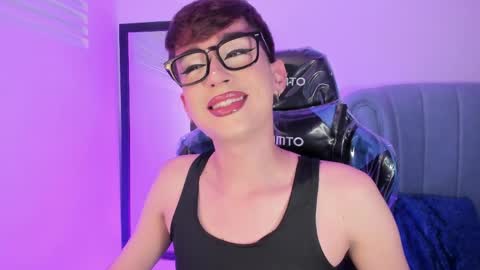 Snapshot of barbie_boy_ chatting on April 2026 07:16:01 AM I work from home this is my room 3 online show from April 2026 07:16:01 AM