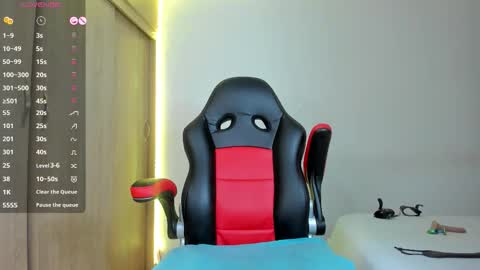 Nicolle  online show from December 2025 05:04:02 AM