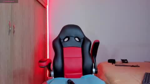 Nicolle  online show from April 2026 05:10:01 AM