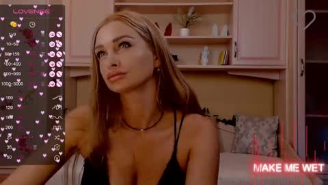 Snapshot of barbie_kiss1 chatting on December 2024 01:40:01 AM barbie online show from December 2024 01:40:01 AM