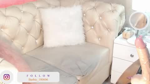 Snapshot of barbiefox_ chatting on January 2025 11:03:01 PM barbiefox_ online show from January 2025 11:03:01 PM