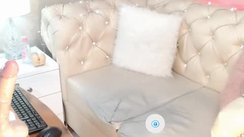 Snapshot of barbiefox_ chatting on February 2025 11:04:01 PM barbiefox_ online show from February 2025 11:04:01 PM