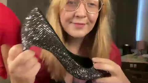 Snapshot of barbiegirl966 chatting on December 2024 09:54:02 AM barbiegirl966 online show from December 2024 09:54:02 AM