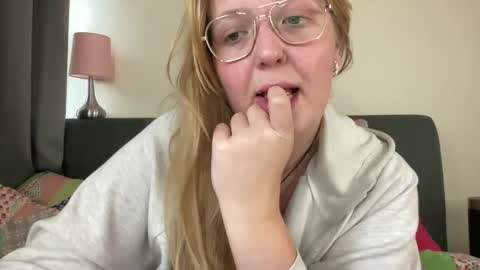 Snapshot of barbiegirl966 chatting on February 2025 10:21:02 AM barbiegirl966 online show from February 2025 10:21:02 AM