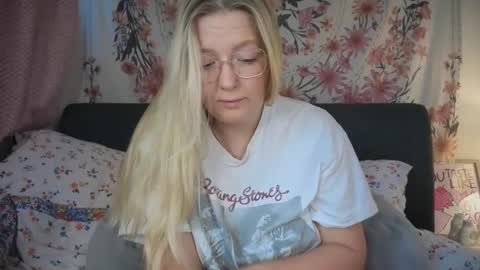 Snapshot of barbiegirl966 chatting on January 2026 09:47:01 AM barbiegirl966 online show from January 2026 09:47:01 AM