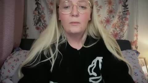 Snapshot of barbiegirl966 chatting on January 2026 09:18:02 PM barbiegirl966 online show from January 2026 09:18:02 PM