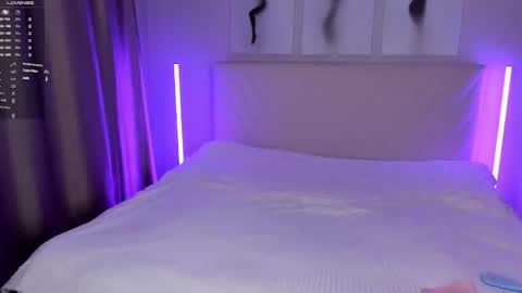  Emma online show from October 2025 08:19:02 PM