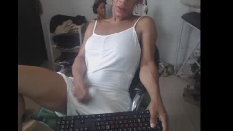 Snapshot of bardotbigcocktsx chatting on March 2025 12:37:01 PM bardotbigcocktsx online show from March 2025 12:37:01 PM