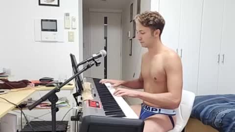 Snapshot of barebritpianist chatting on October 2025 07:20:02 AM BareBritPianist online show from October 2025 07:20:02 AM