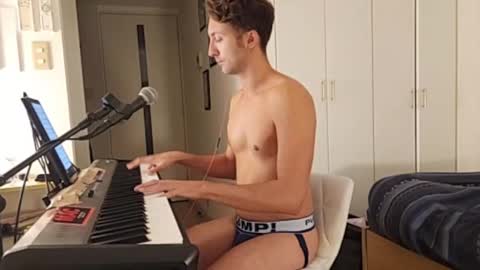 Snapshot of barebritpianist chatting on October 2025 03:24:01 PM BareBritPianist online show from October 2025 03:24:01 PM