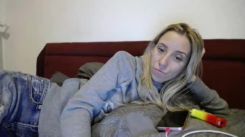 Lena online show from February 2025 07:40:02 PM