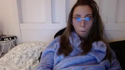 Lena online show from November 2025 02:29:02 PM