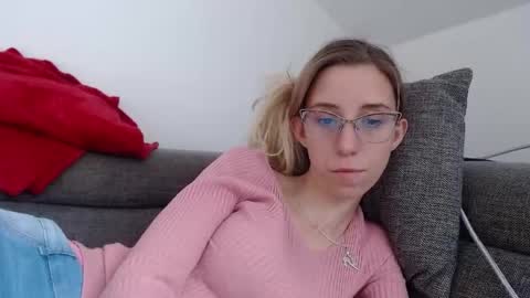 Lena online show from May 2026 04:01:02 PM