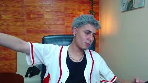 Snapshot of bastiaan_28 chatting on December 2024 05:18:02 AM Bastian online show from December 2024 05:18:02 AM