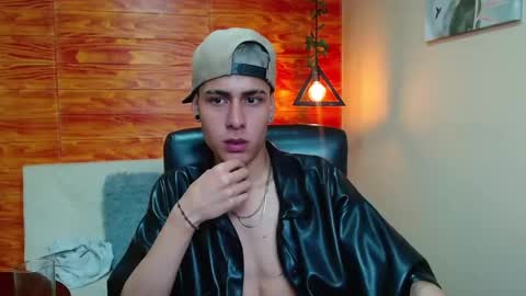 Snapshot of bastiaan_28 chatting on December 2024 02:57:01 AM Bastian online show from December 2024 02:57:01 AM