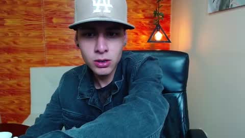 Snapshot of bastiaan_28 chatting on January 2025 05:05:02 AM Bastian online show from January 2025 05:05:02 AM