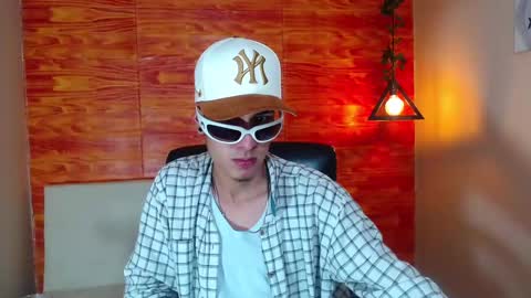 Snapshot of bastiaan_28 chatting on February 2025 03:12:02 AM Bastian online show from February 2025 03:12:02 AM