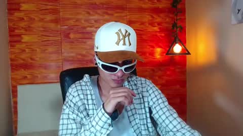 Snapshot of bastiaan_28 chatting on February 2025 06:18:01 AM Bastian online show from February 2025 06:18:01 AM