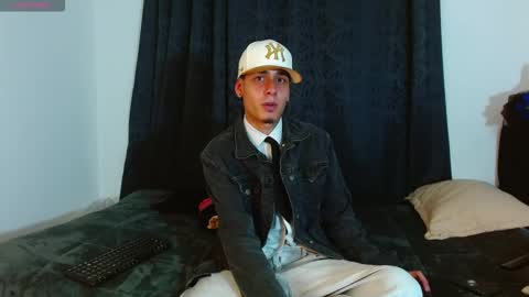 Snapshot of bastiaan_28 chatting on November 2025 01:30:01 AM Bastian online show from November 2025 01:30:01 AM