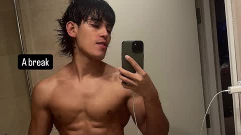 Snapshot of bastianmaalouf chatting on January 2025 08:03:02 PM Bastian Maalouf online show from January 2025 08:03:02 PM