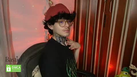 Snapshot of bastiel_ chatting on October 2025 02:20:01 AM Bastiel online show from October 2025 02:20:01 AM