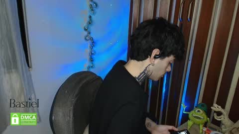 Snapshot of bastiel_ chatting on October 2025 02:34:01 AM Bastiel online show from October 2025 02:34:01 AM