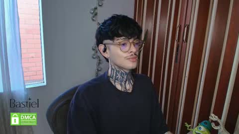 Snapshot of bastiel_ chatting on November 2025 10:10:02 PM Bastiel online show from November 2025 10:10:02 PM