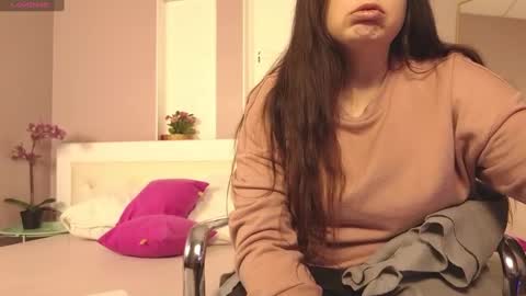 Snapshot of battymoll chatting on February 2025 10:51:02 AM battymoll online show from February 2025 10:51:02 AM