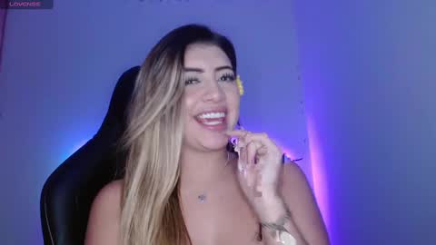 Snapshot of bay_babe chatting on February 2025 08:08:01 AM bay_babe online show from February 2025 08:08:01 AM