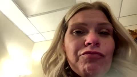 Baylee online show from November 2025 05:29:02 AM