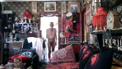 Snapshot of bazzasworld chatting on February 2026 02:48:01 AM Bazza online show from February 2026 02:48:01 AM