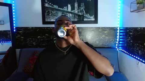 Andrew  online show from October 2025 03:06:01 AM