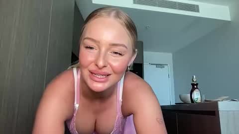 Snapshot of bbybreex chatting on November 2025 12:24:01 AM Bree online show from November 2025 12:24:01 AM