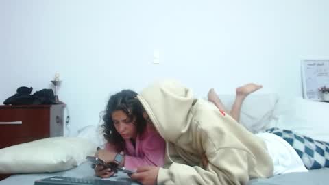 Sara  Juan online show from October 2025 05:06:01 AM