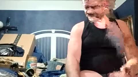 Snapshot of beaatoffbob chatting on February 2026 12:19:01 PM beaatoffbob online show from February 2026 12:19:01 PM